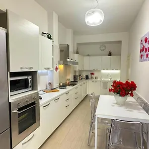 Modern River House Apartment Florenz