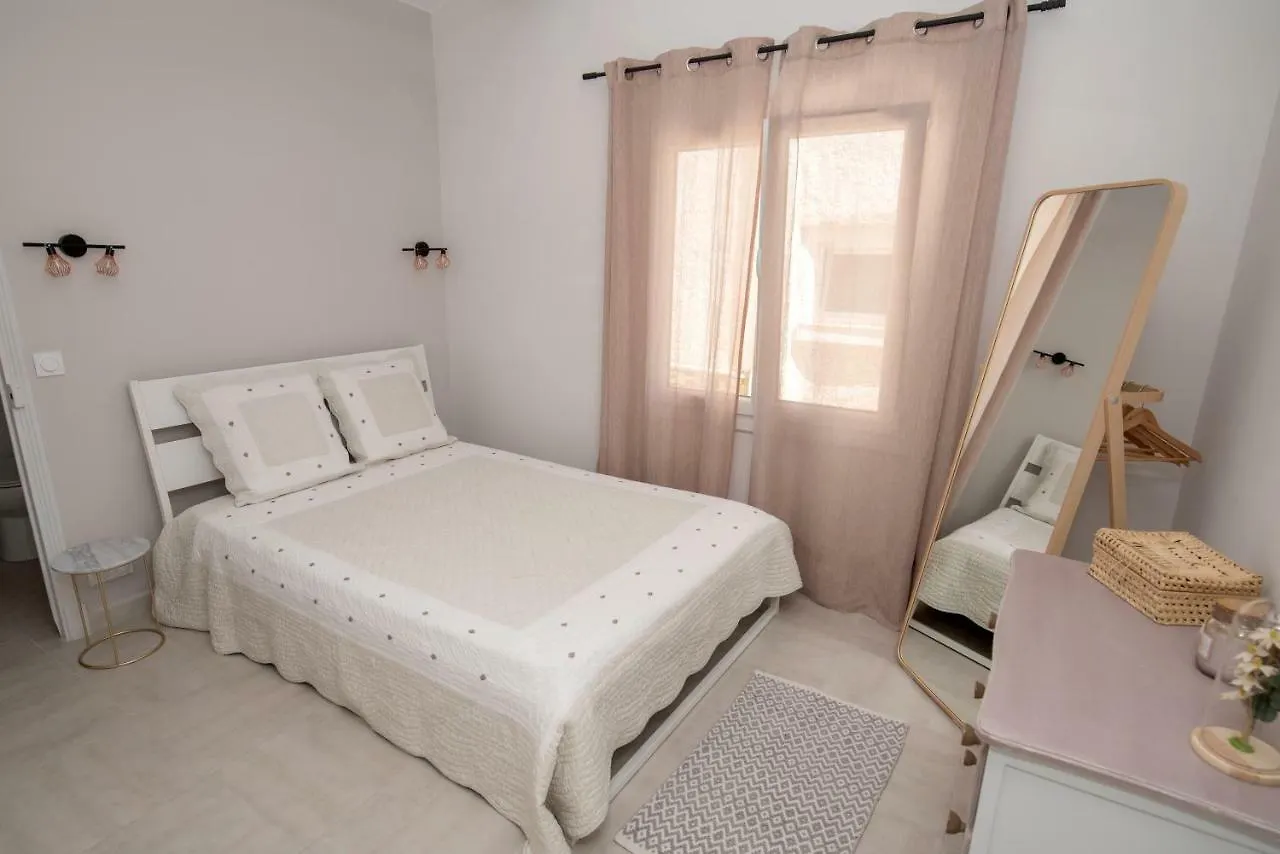 Holiday home Charmante Petite Maison A L'Entree De Saint Tropez